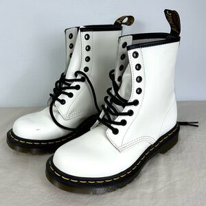 NWOT Doc Martens White Lace up 1460 Paschal leather 8-eye boot SEE PHOTOS